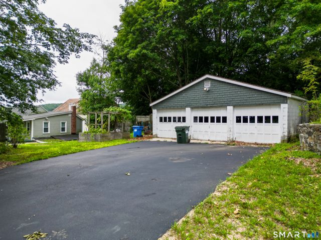 24 Central Avenue, Norwich, CT 06360