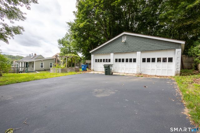24 Central Avenue, Norwich, CT 06360