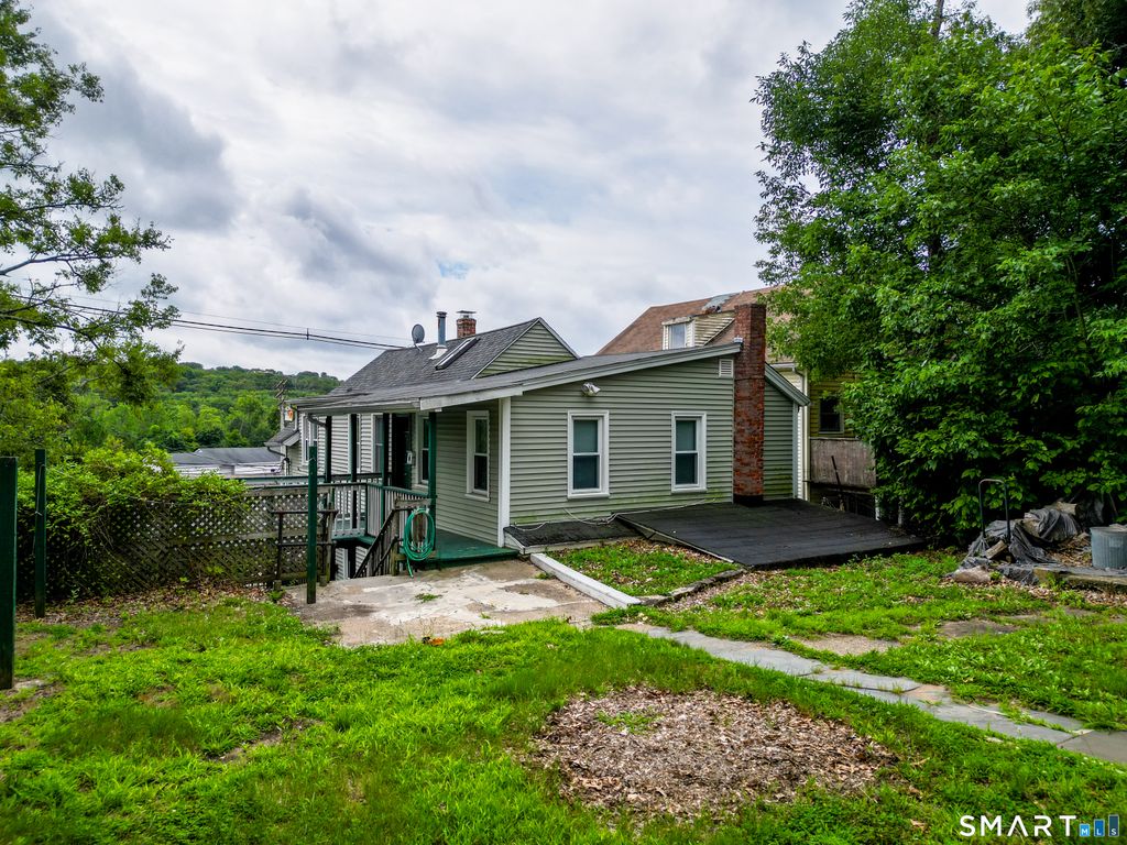 24 Central Avenue, Norwich, CT 06360