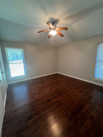 1001 Stableway Lane, Bedford, TX 76022