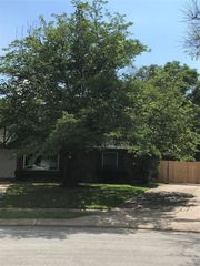 1001 Stableway Lane, Bedford, TX 76022
