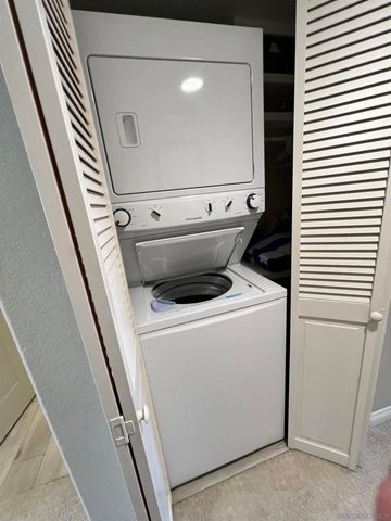 7757 Eads B4, La Jolla, CA 92037