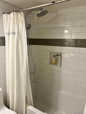 7757 Eads B4, La Jolla, CA 92037