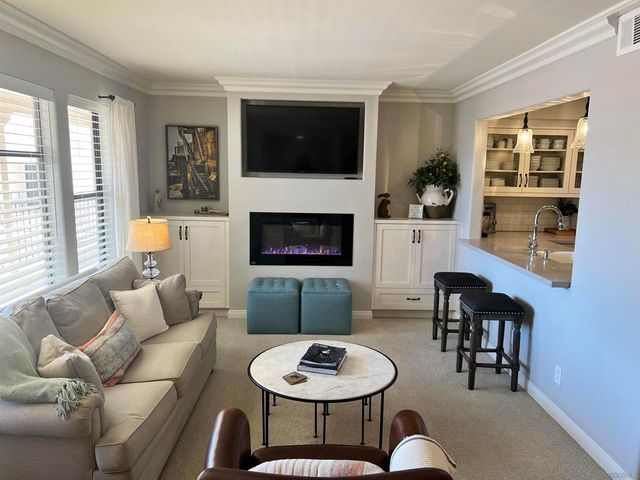 7757 Eads B4, La Jolla, CA 92037