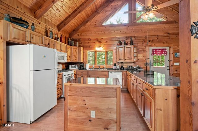 2469 Misty Shadows Drive, Sevierville, TN 37862