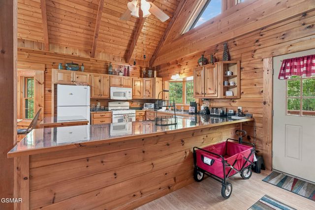 2469 Misty Shadows Drive, Sevierville, TN 37862