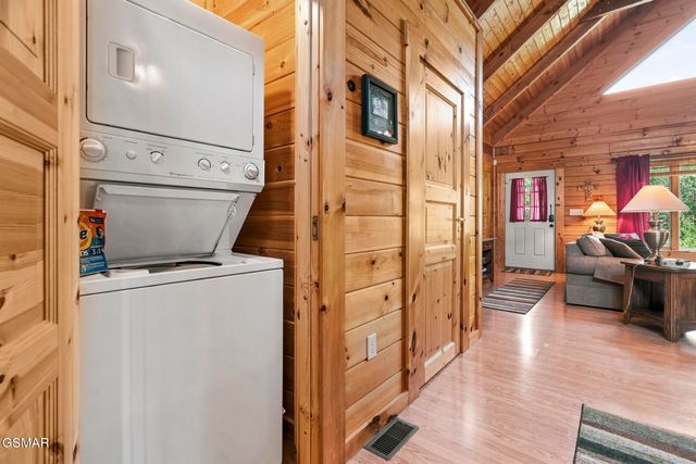 2469 Misty Shadows Drive, Sevierville, TN 37862