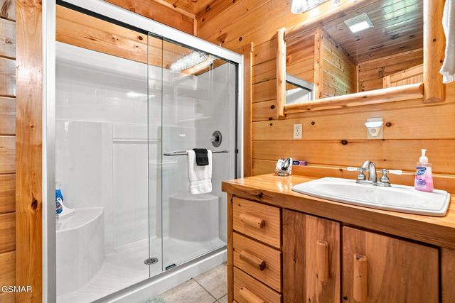 2469 Misty Shadows Drive, Sevierville, TN 37862
