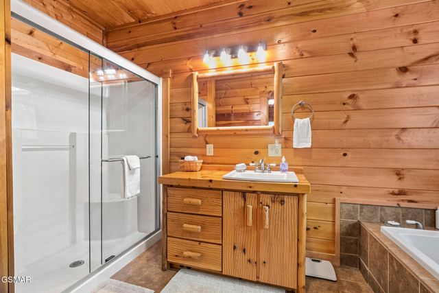 2469 Misty Shadows Drive, Sevierville, TN 37862