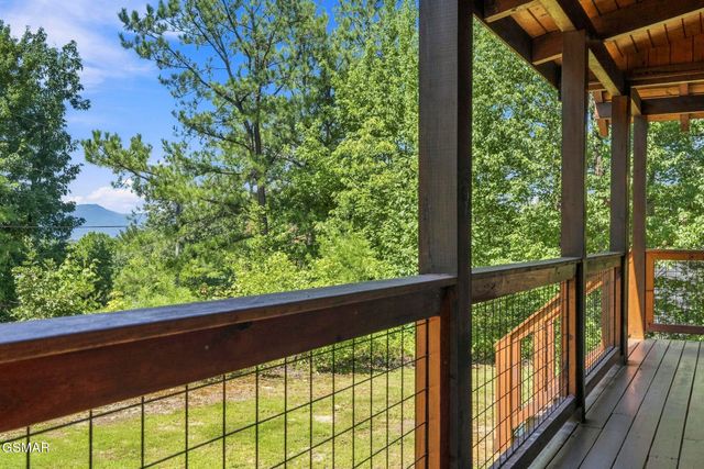 2469 Misty Shadows Drive, Sevierville, TN 37862