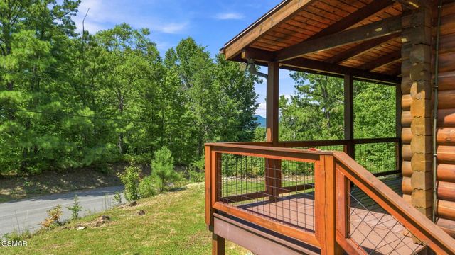 2469 Misty Shadows Drive, Sevierville, TN 37862