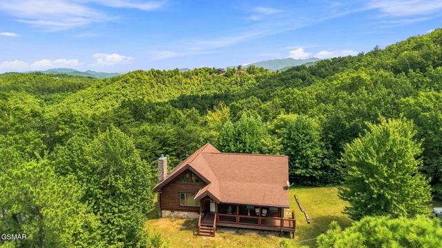 2469 Misty Shadows Drive, Sevierville, TN 37862