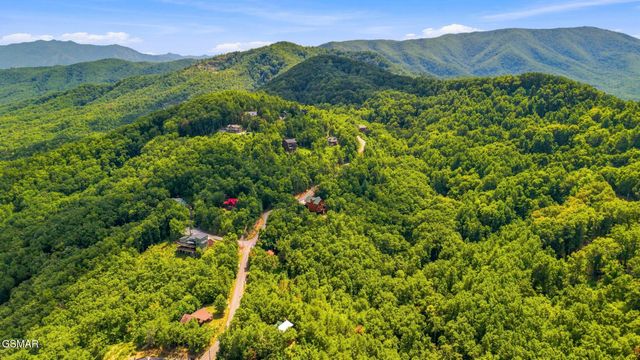 2469 Misty Shadows Drive, Sevierville, TN 37862