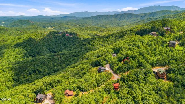2469 Misty Shadows Drive, Sevierville, TN 37862