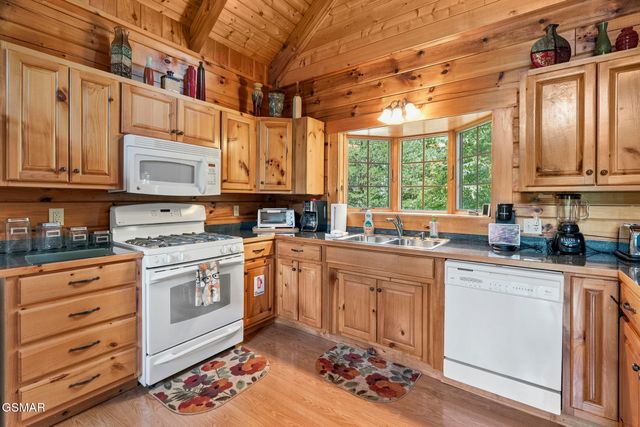 2469 Misty Shadows Drive, Sevierville, TN 37862