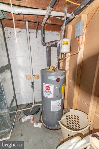 1403 N DECKER AVE, Baltimore, MD 21213