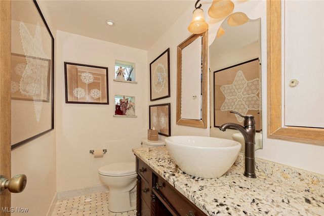 6955 Oakes Road, Brecksville, OH 44141