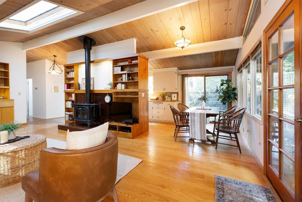 Image 10 of property listing at 951 Jenny Way, Felton, CA 95018