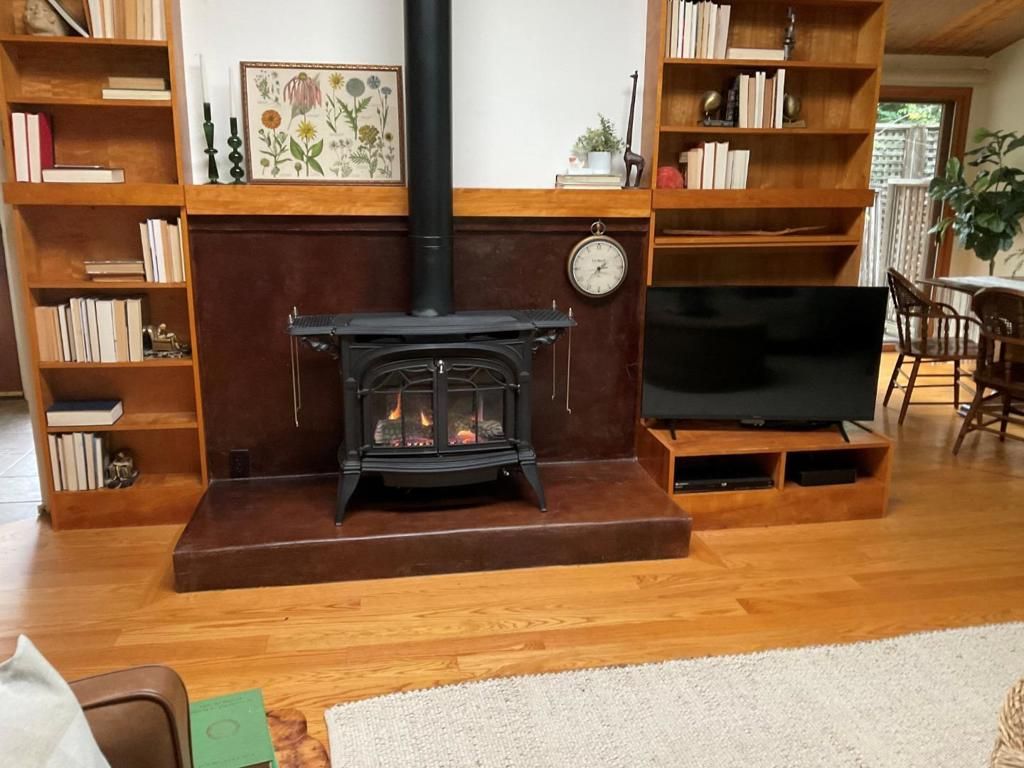 Image 11 of property listing at 951 Jenny Way, Felton, CA 95018