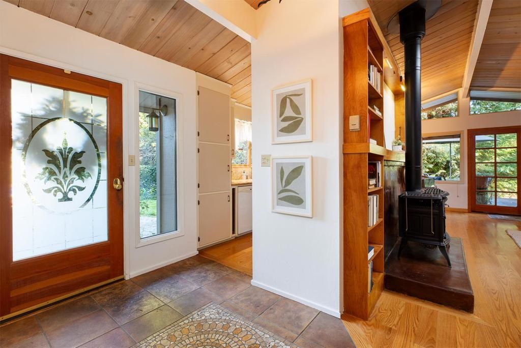 Image 3 of property listing at 951 Jenny Way, Felton, CA 95018