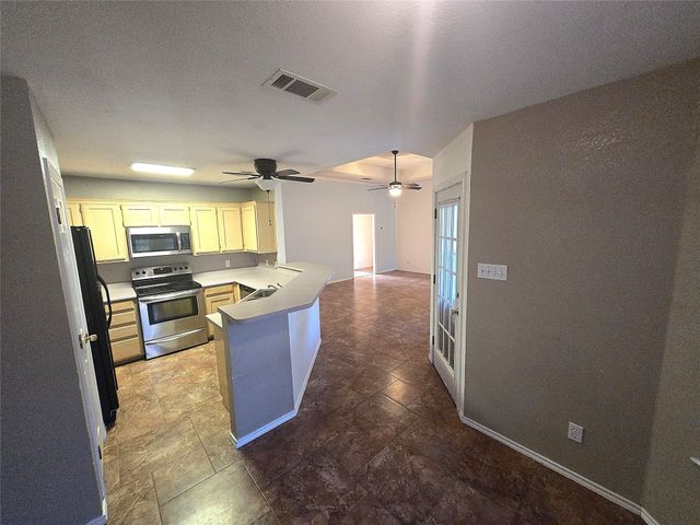 604 Valleyridge Court, Decatur, TX 76234