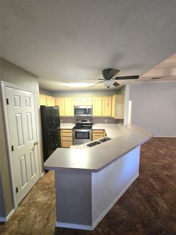 604 Valleyridge Court, Decatur, TX 76234