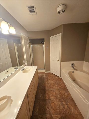 604 Valleyridge Court, Decatur, TX 76234