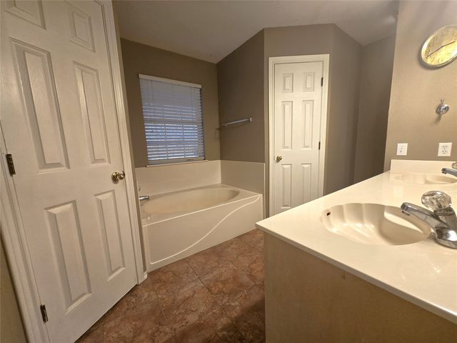 604 Valleyridge Court, Decatur, TX 76234