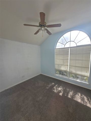 604 Valleyridge Court, Decatur, TX 76234