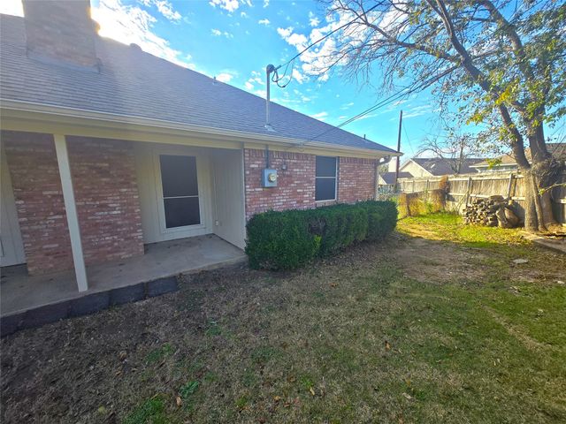 604 Valleyridge Court, Decatur, TX 76234