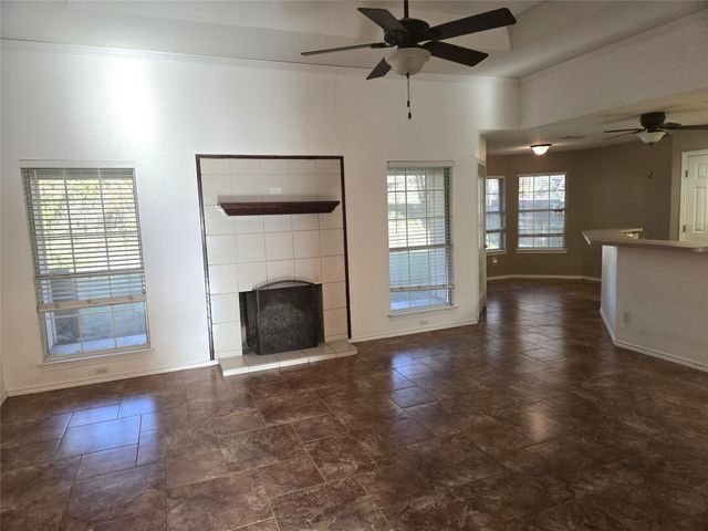 604 Valleyridge Court, Decatur, TX 76234