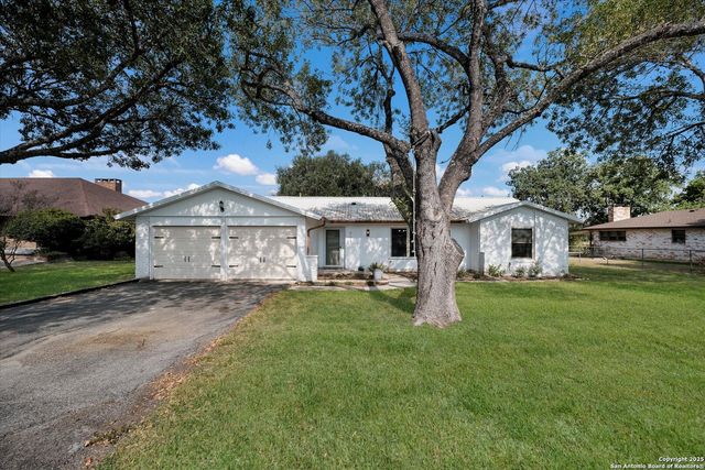 903 River Oak, Seguin, TX 78155