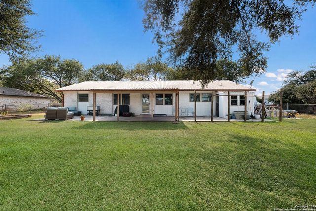 903 River Oak, Seguin, TX 78155