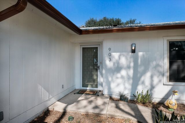 903 River Oak, Seguin, TX 78155