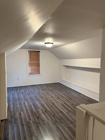 425 ANNEX AVENUE, Oshkosh, WI 54901