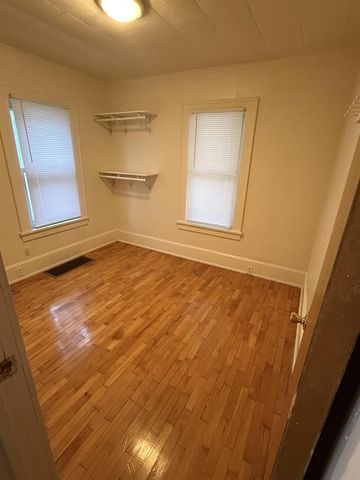 425 ANNEX AVENUE, Oshkosh, WI 54901