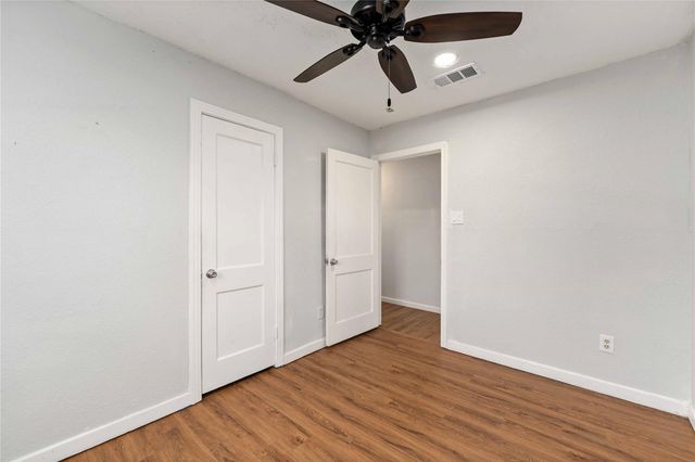 5042 Bataan Road, Houston, TX 77033