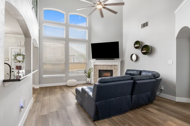 2959 Masters Court S, Burleson, TX 76028