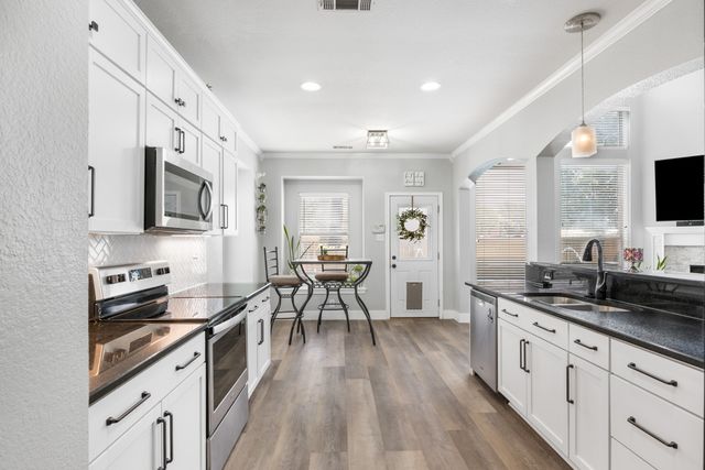 2959 Masters Court S, Burleson, TX 76028