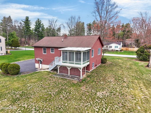 45 Laurel Lane, Queensbury, NY 12804