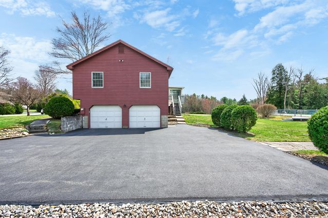 45 Laurel Lane, Queensbury, NY 12804
