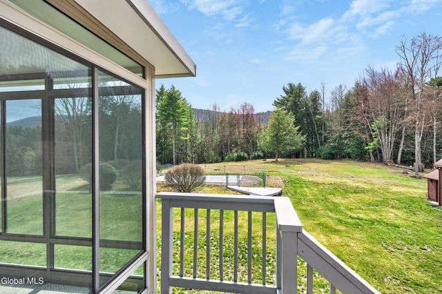 45 Laurel Lane, Queensbury, NY 12804