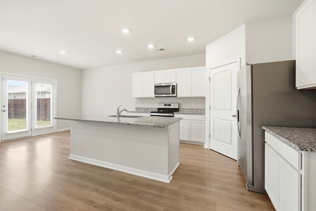 125 Stammer Farms Blvd, Chapel Hill, TN 37034