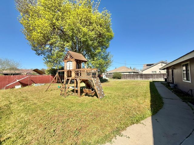 6928 E Lane Avenue, Fresno, CA 93727