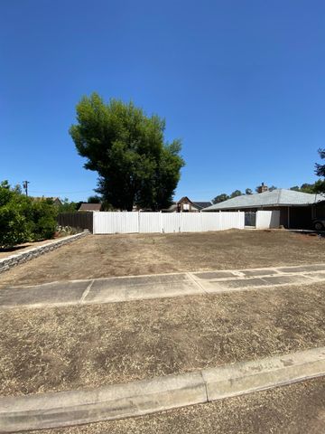6928 E Lane Avenue, Fresno, CA 93727