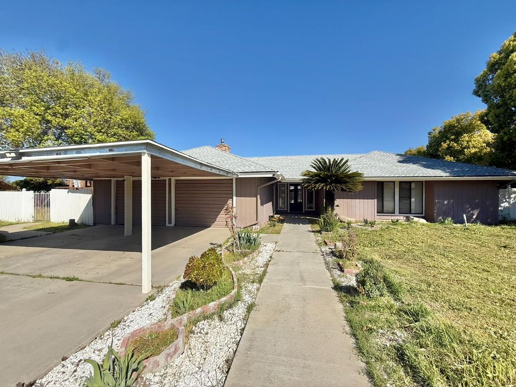 Image 2 of property listing at 6928 E Lane Avenue, Fresno, CA 93727