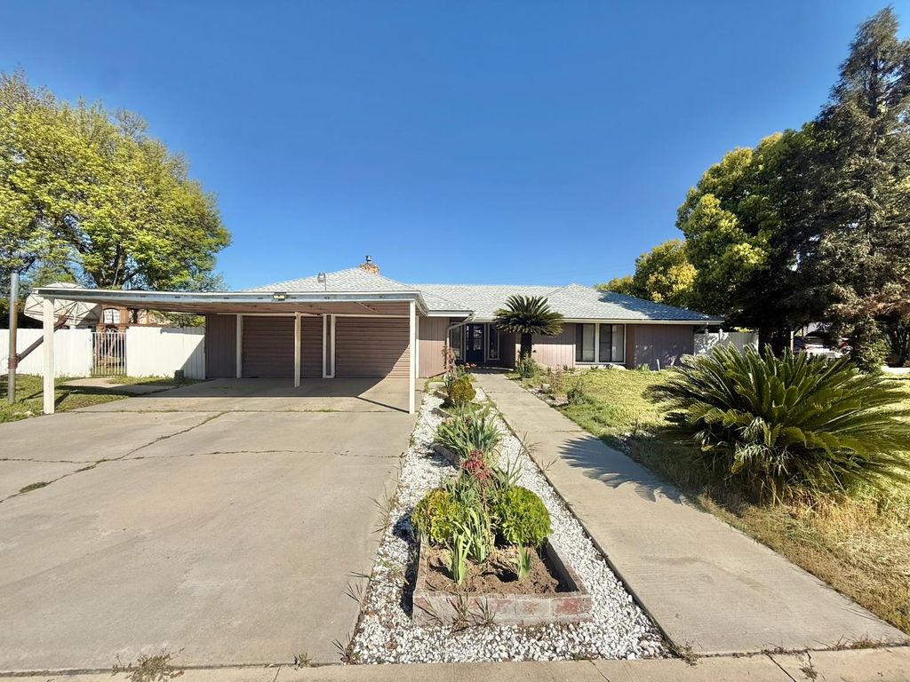 Image 28 of property listing at 6928 E Lane Avenue, Fresno, CA 93727