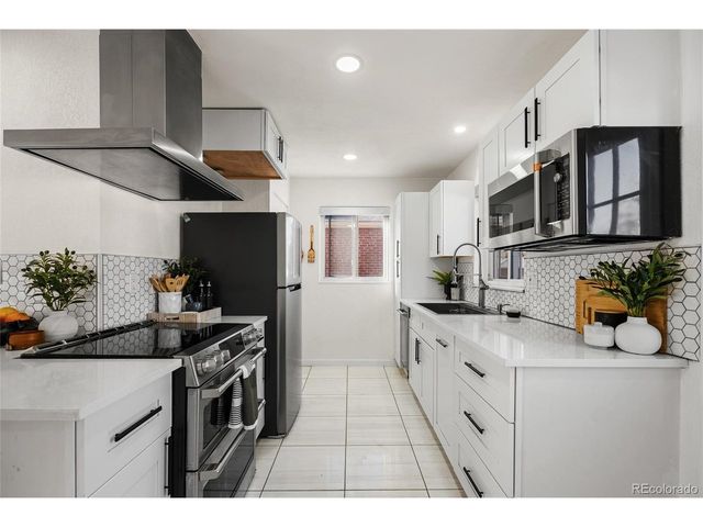 4535 Vallejo St, Denver, CO 80211