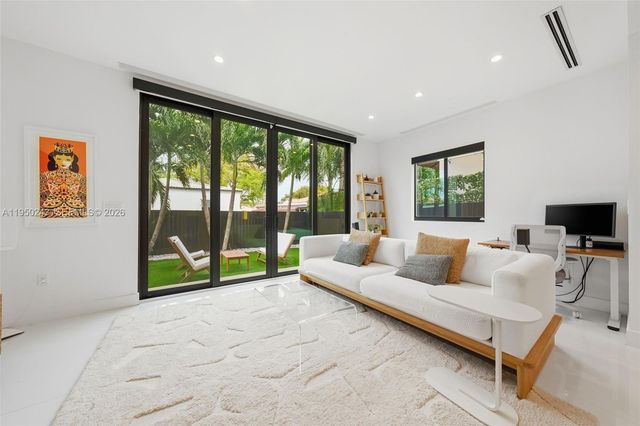 3061 SW 21st Ter 3061, Miami, FL 33145