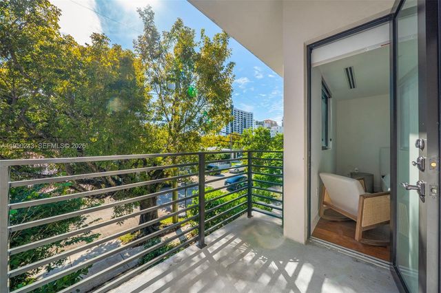 3061 SW 21st Ter 3061, Miami, FL 33145